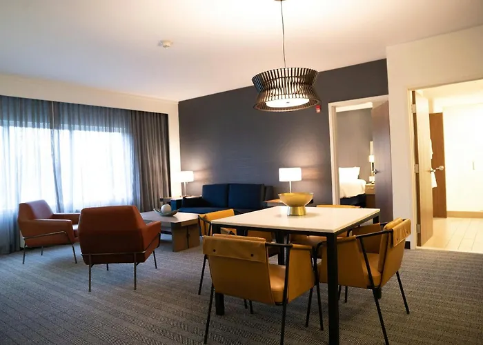 Courtyard By Marriott Philadelphia Springfield