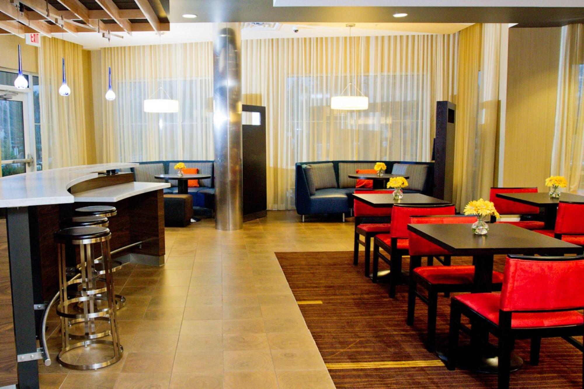 Courtyard By Marriott Philadelphia Hotel