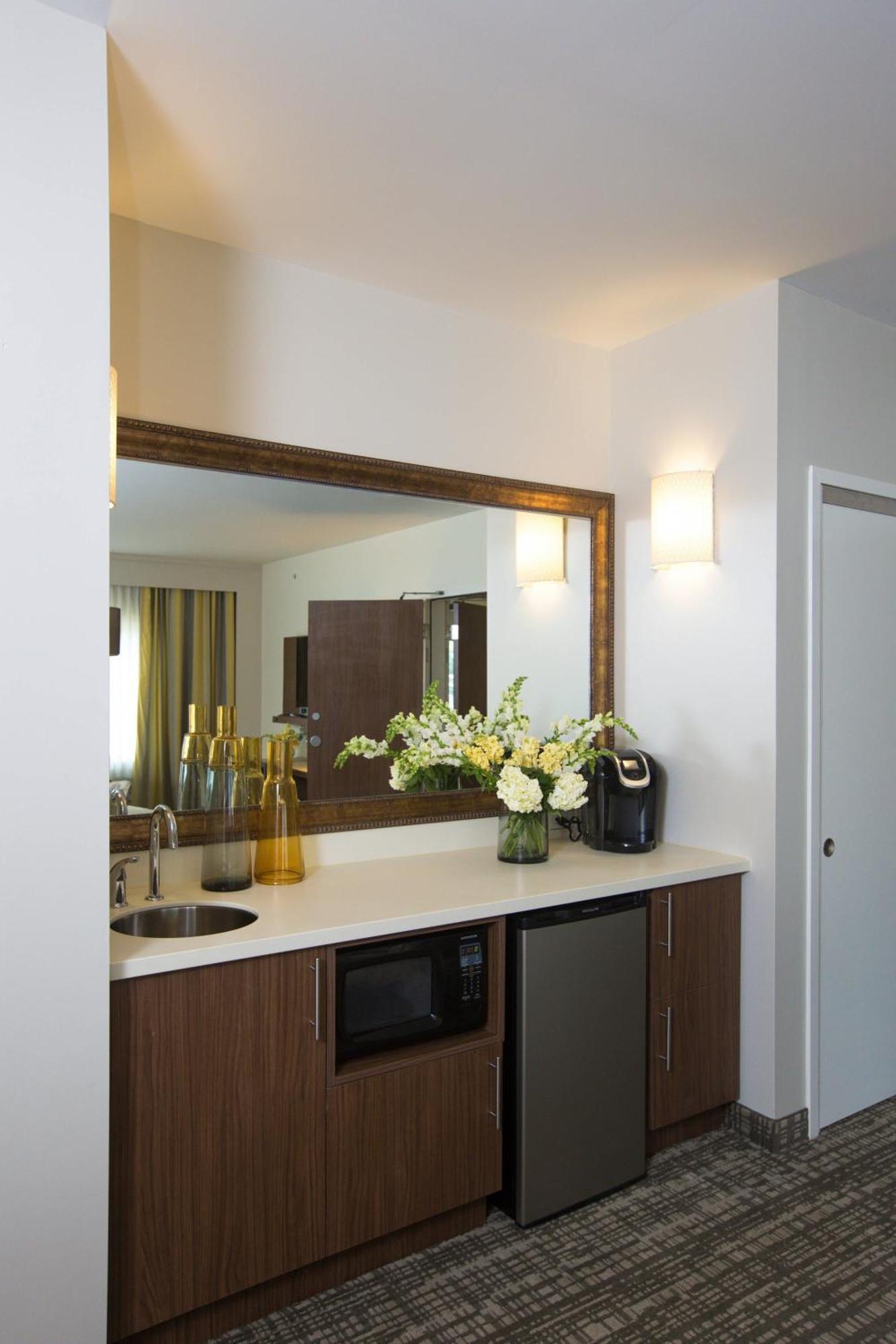 Courtyard By Marriott Philadelphia Hotel
