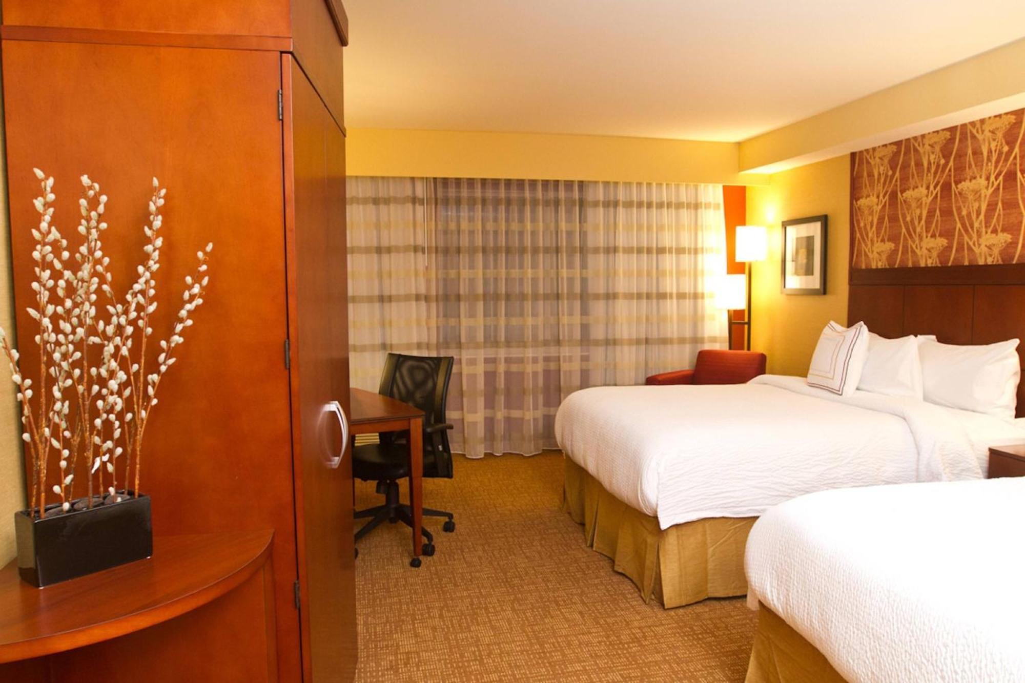 Courtyard By Marriott Philadelphia Hotel 3*