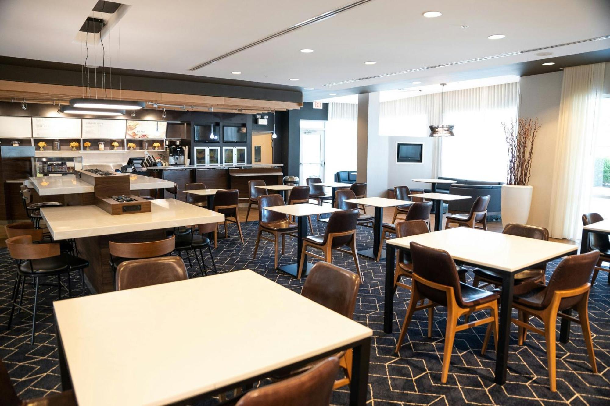 Courtyard By Marriott Philadelphia Hotel Springfield