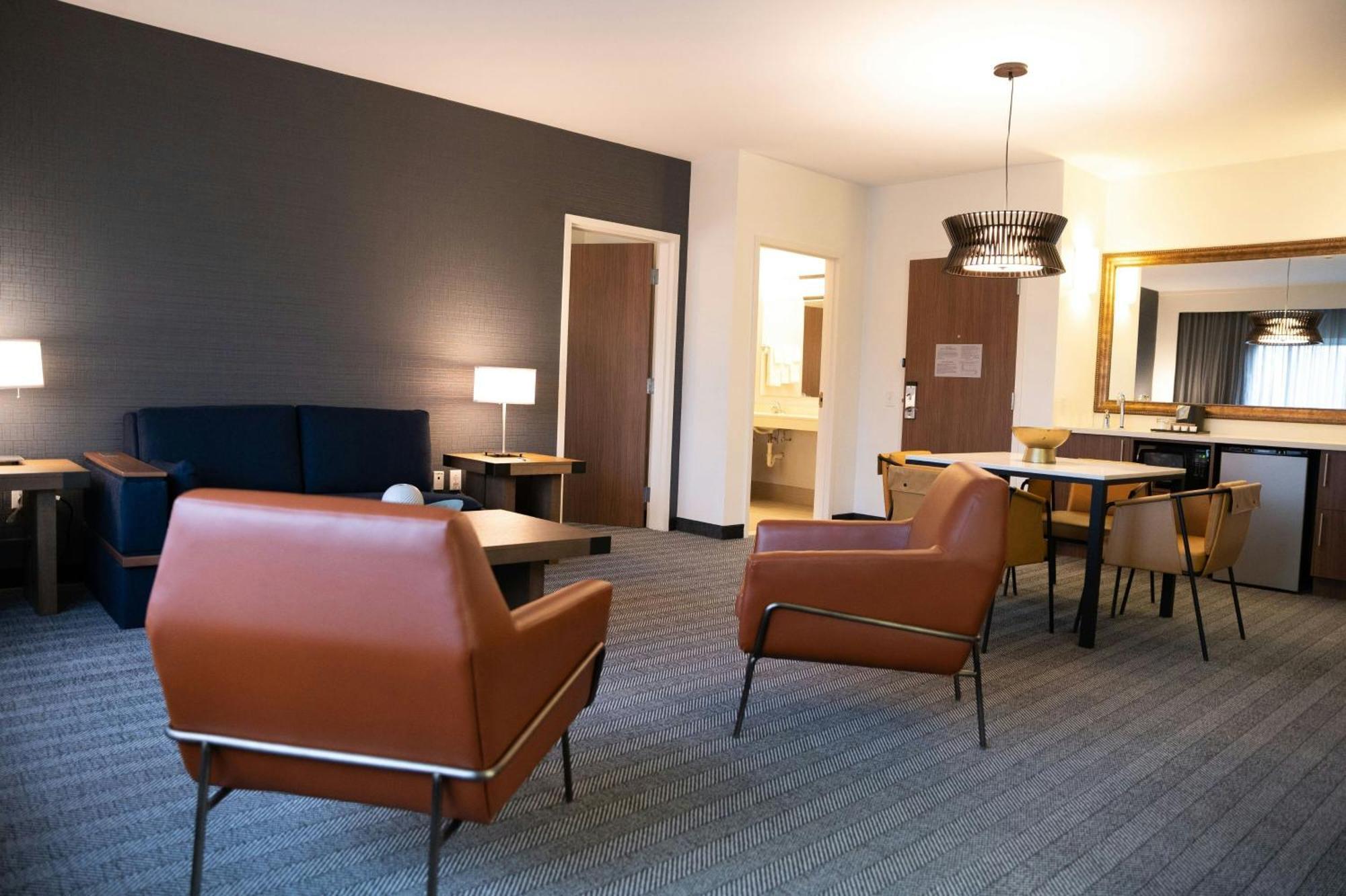 Courtyard By Marriott Philadelphia Hotel